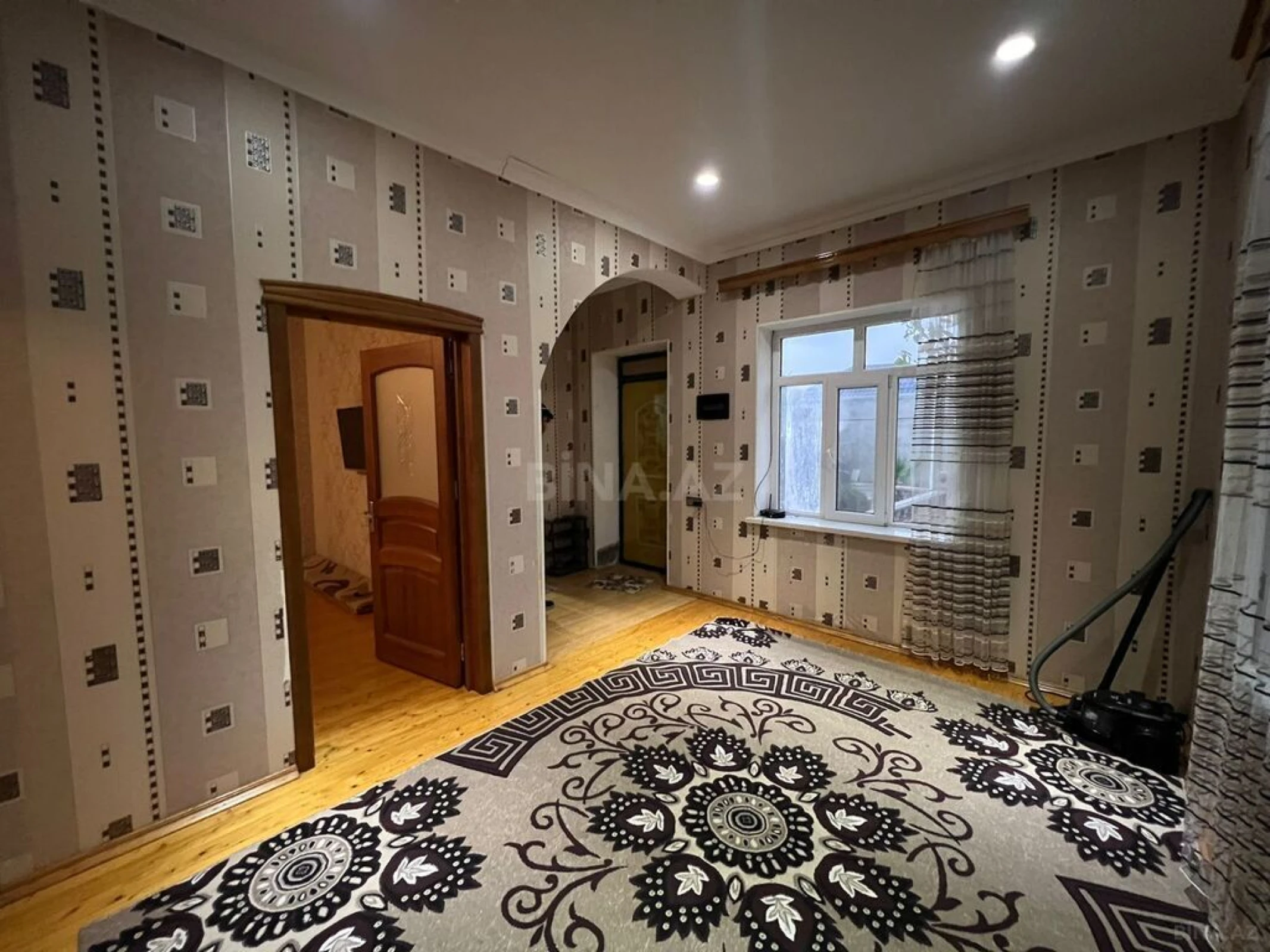 Satılır 4 otaqlı həyət evi 160 m²