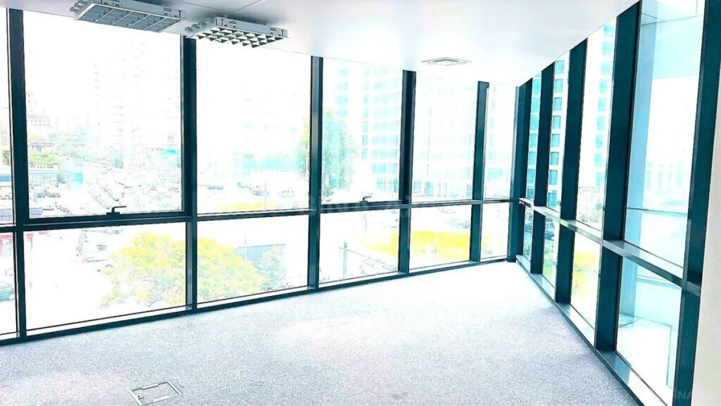Kirayə verilir 20 otaqlı ofis 1200 m²