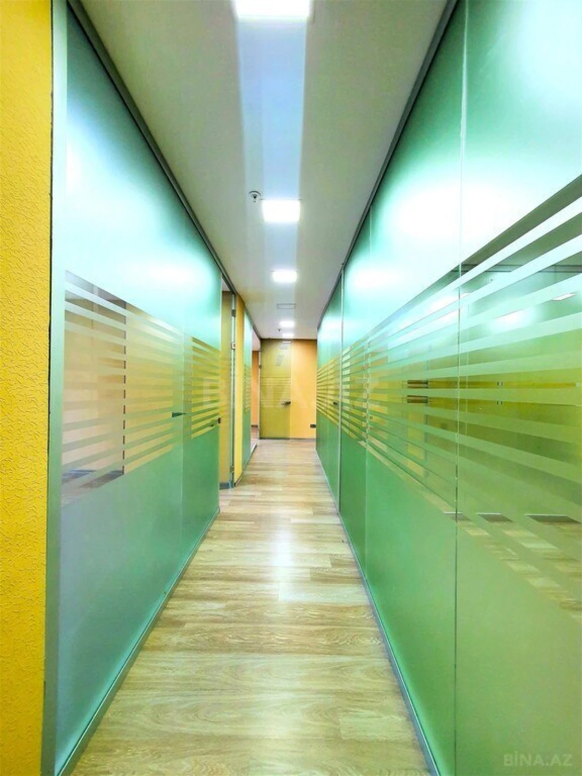 Kirayə verilir 20 otaqlı ofis 1200 m²