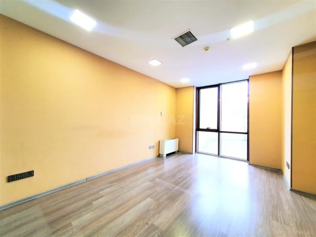 Kirayə verilir 20 otaqlı ofis 1200 m²