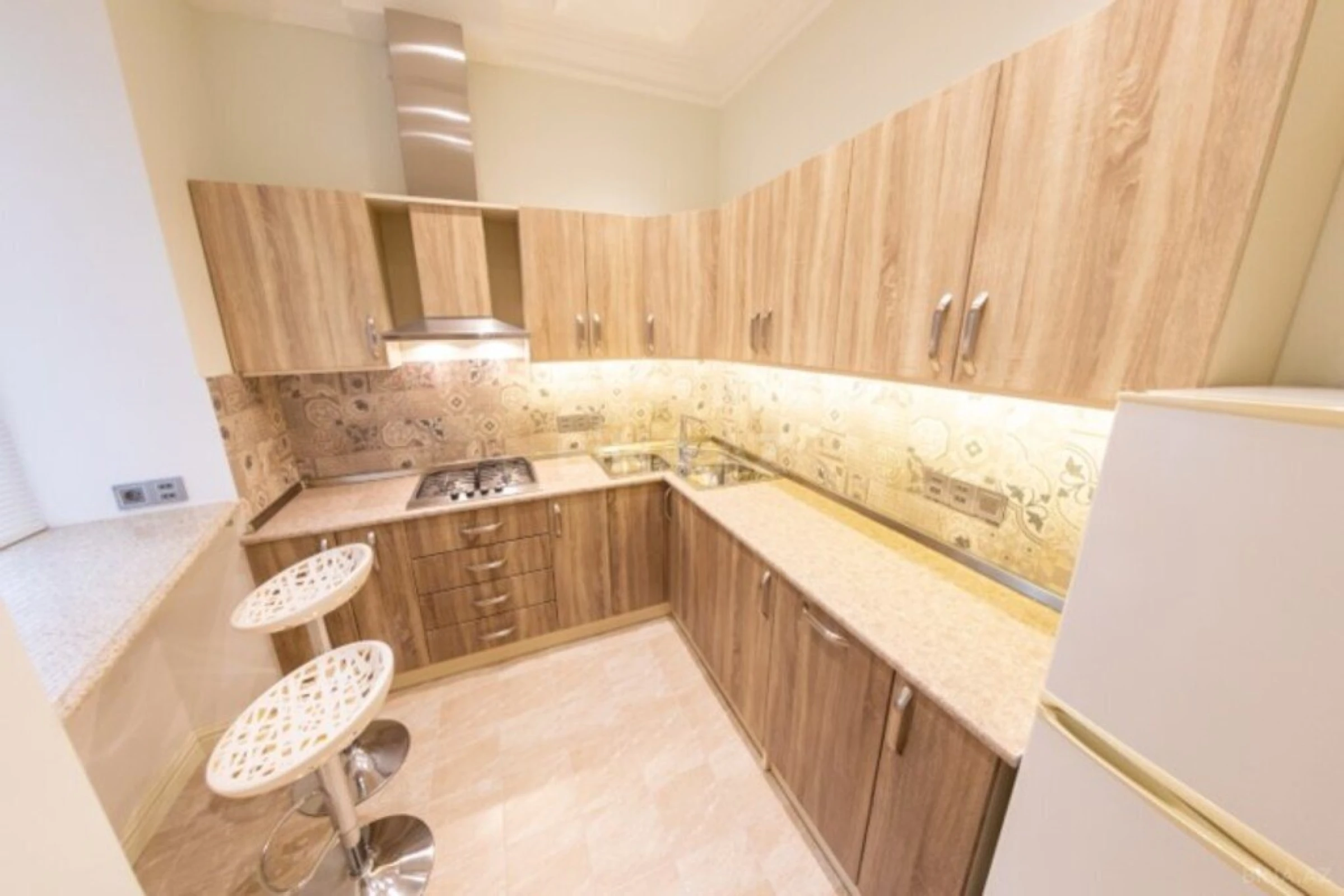 Kirayə verilir 2 otaqlı mənzil 62 m²