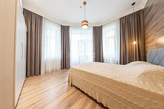 Kirayə verilir 2 otaqlı mənzil 62 m²