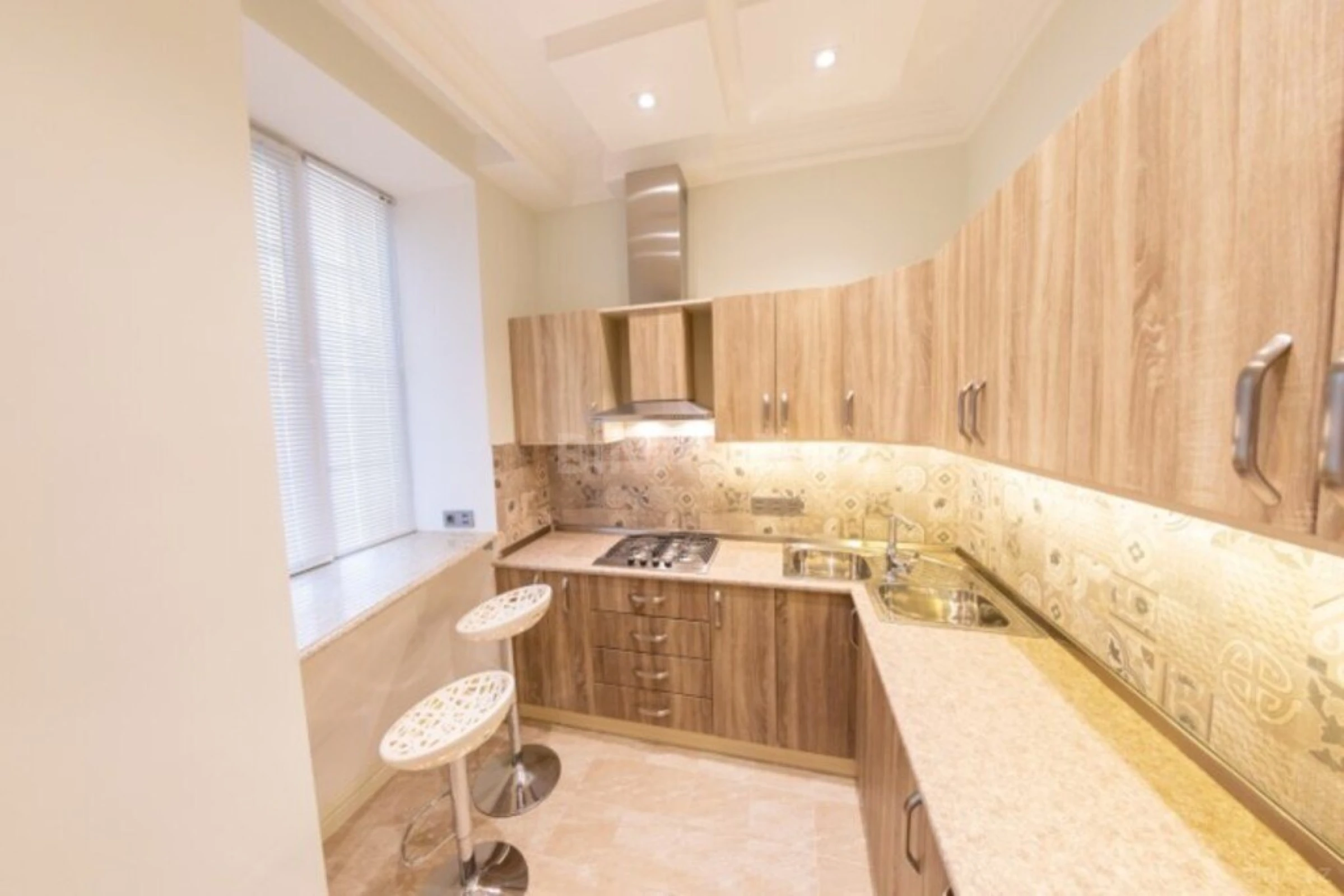 Kirayə verilir 2 otaqlı mənzil 62 m²