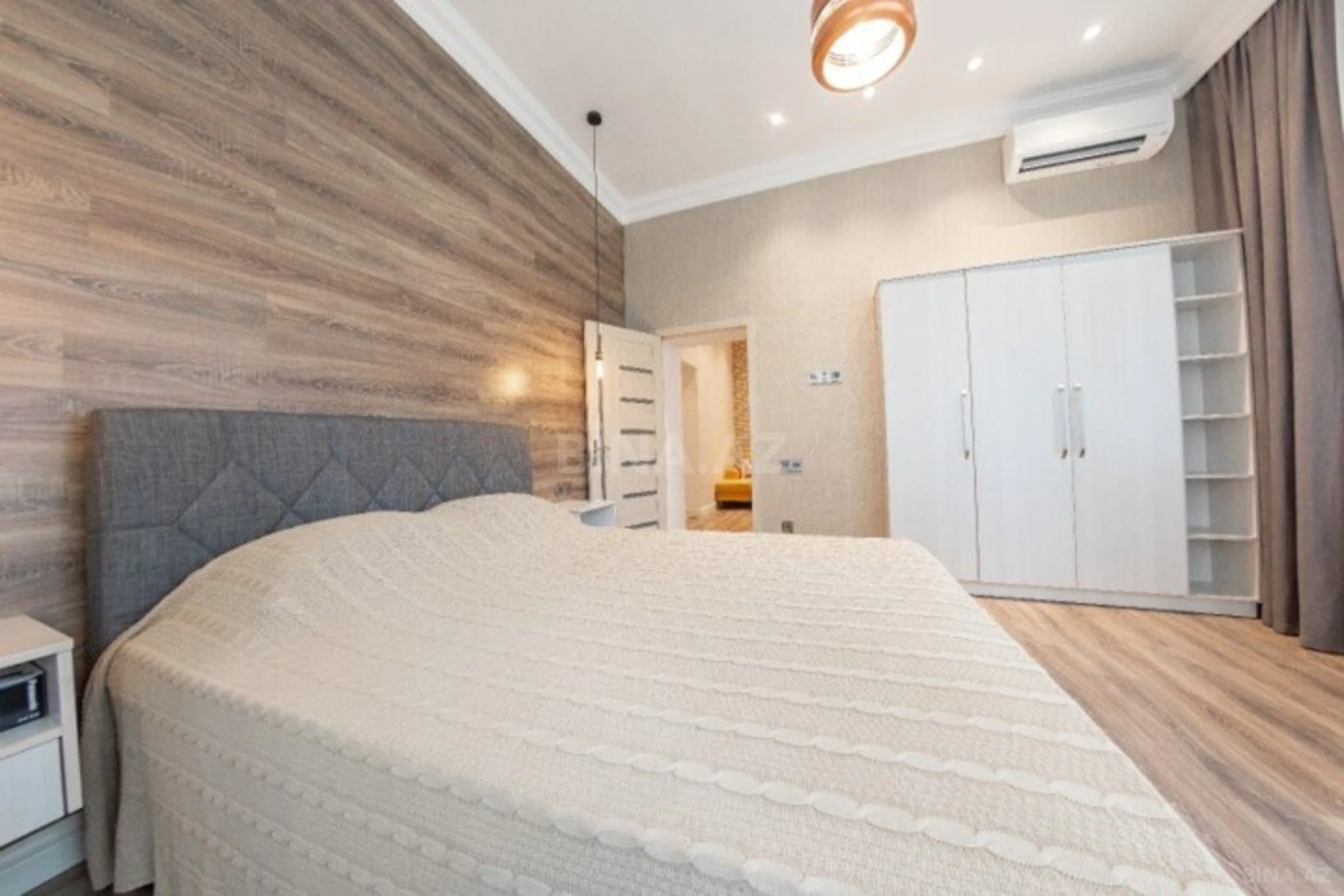 Kirayə verilir 2 otaqlı mənzil 62 m²