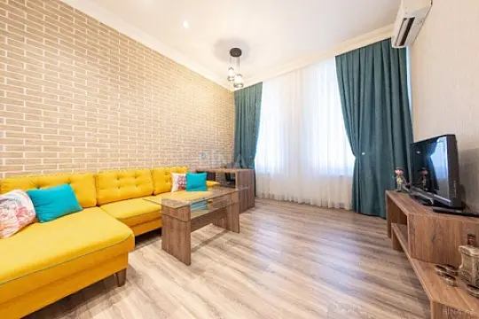 Kirayə verilir 2 otaqlı mənzil 62 m²