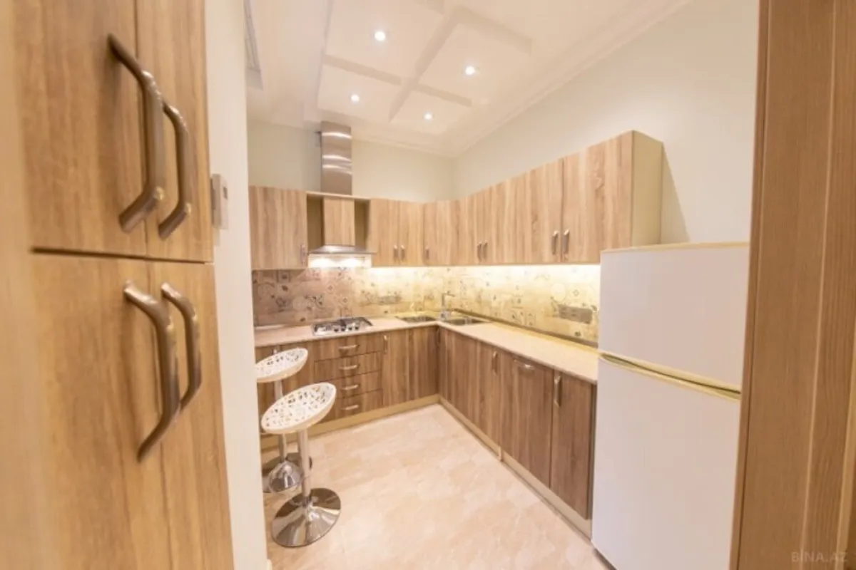 Kirayə verilir 2 otaqlı mənzil 62 m²