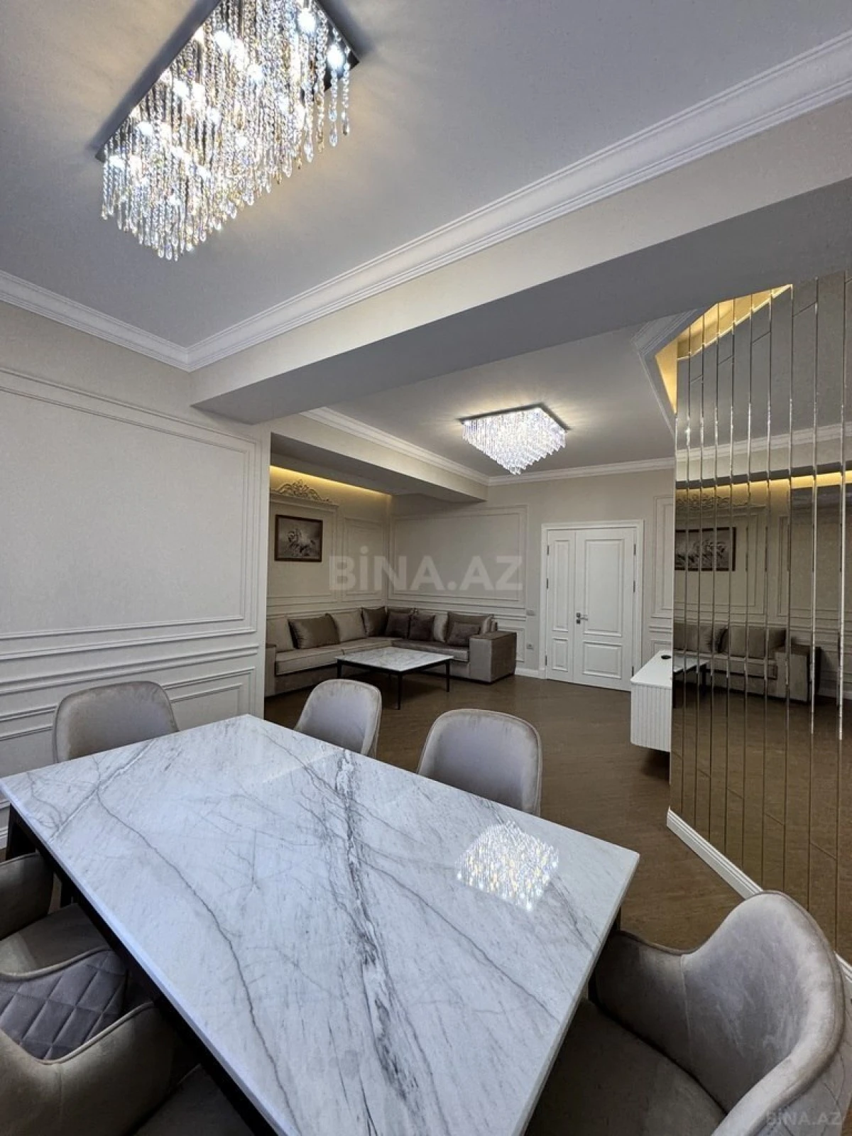 Satılır 4 otaqlı mənzil 205 m²