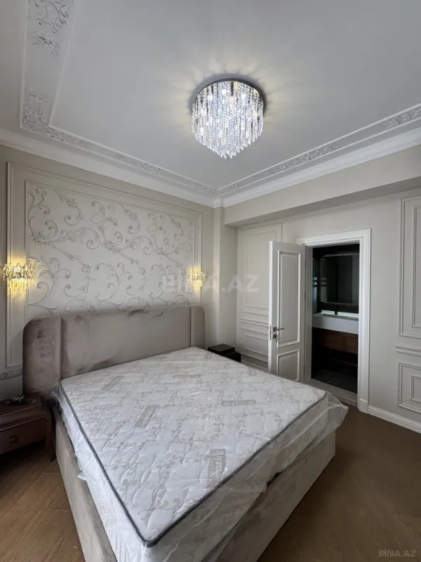 Satılır 4 otaqlı mənzil 205 m²