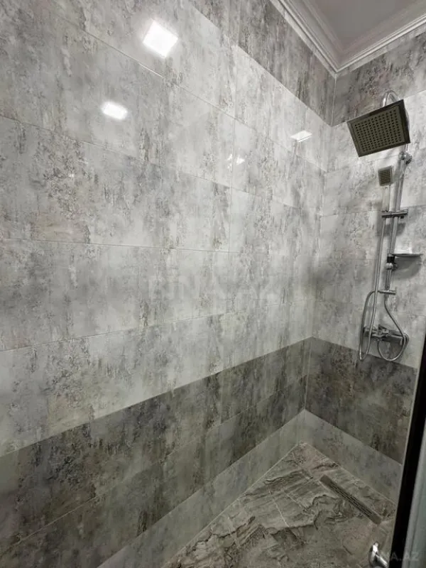 Satılır 3 otaqlı mənzil 105 m²