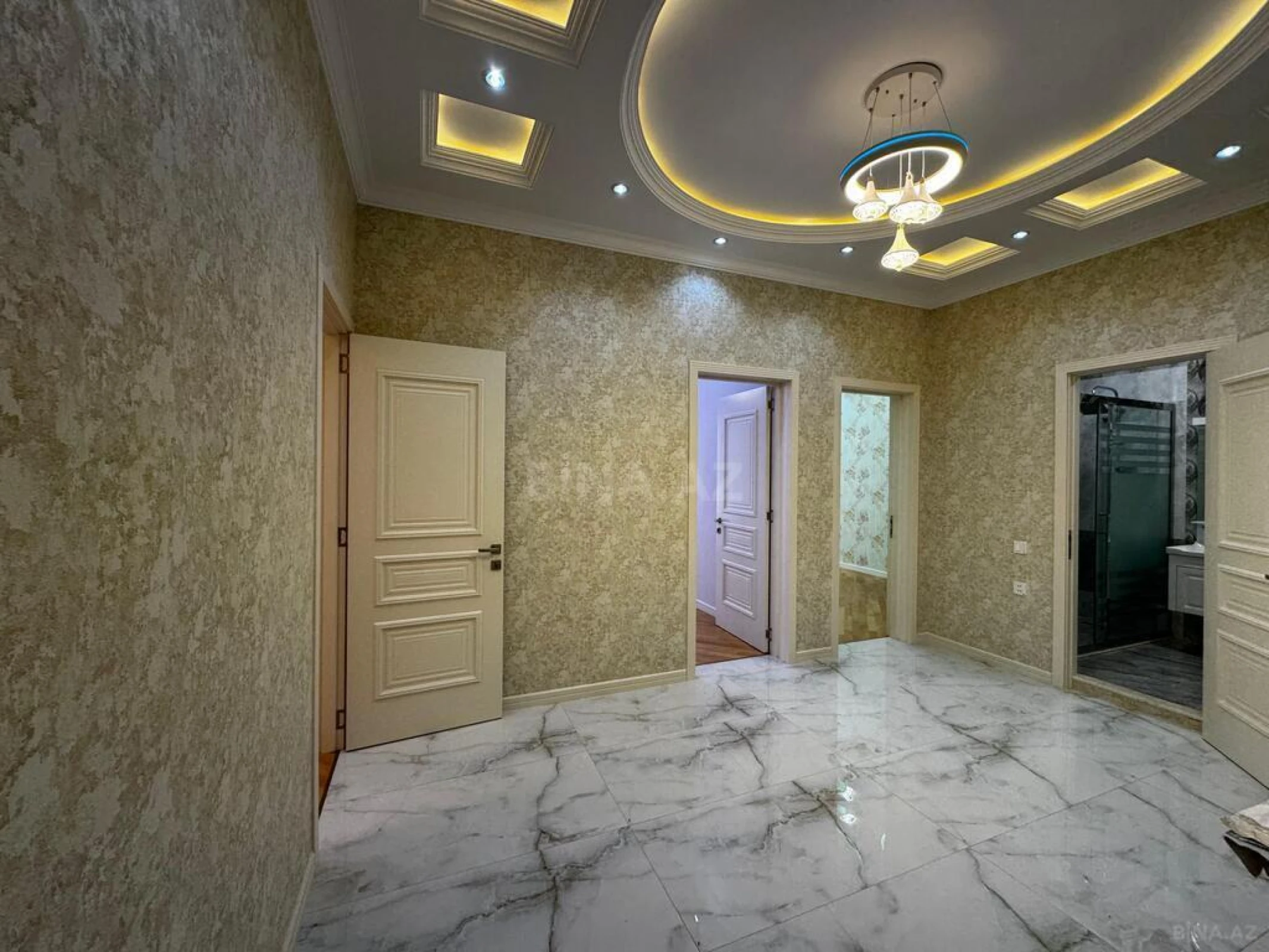 Satılır 3 otaqlı mənzil 105 m²