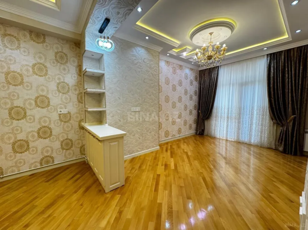 Satılır 3 otaqlı mənzil 105 m²