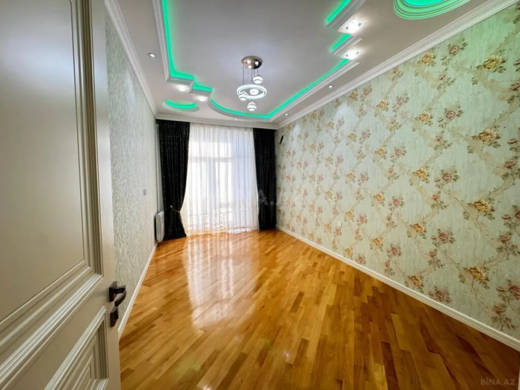 Satılır 3 otaqlı mənzil 105 m²