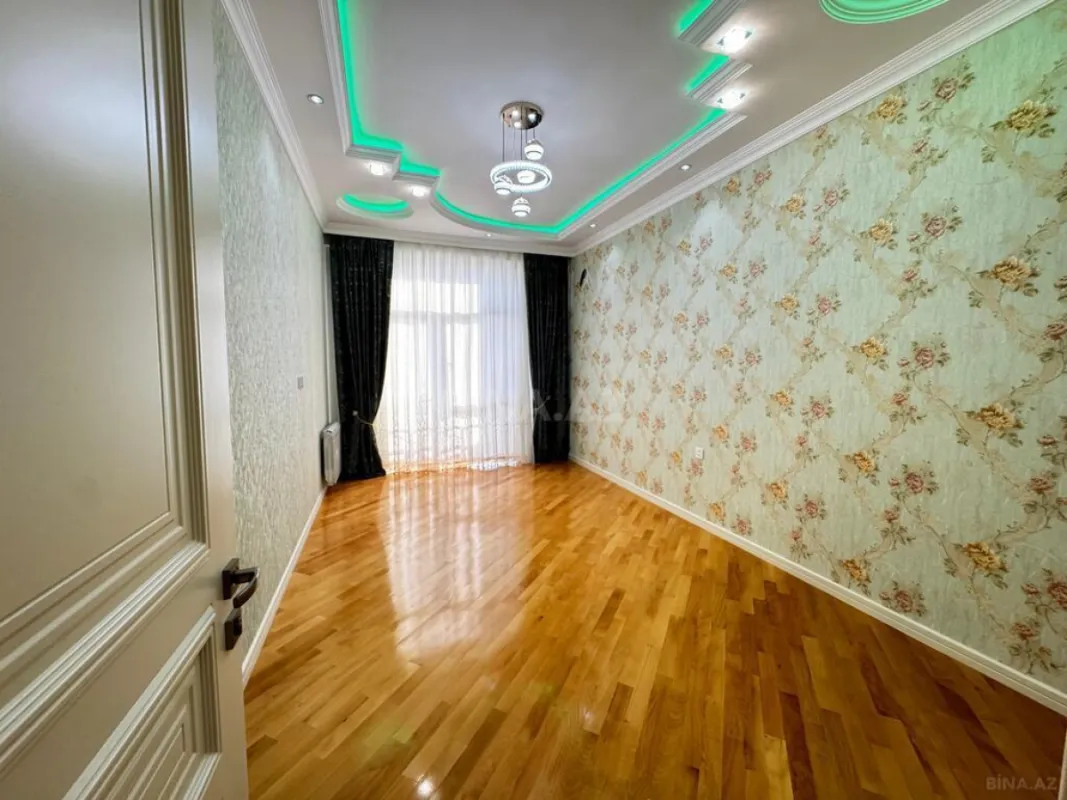 Satılır 3 otaqlı mənzil 105 m²