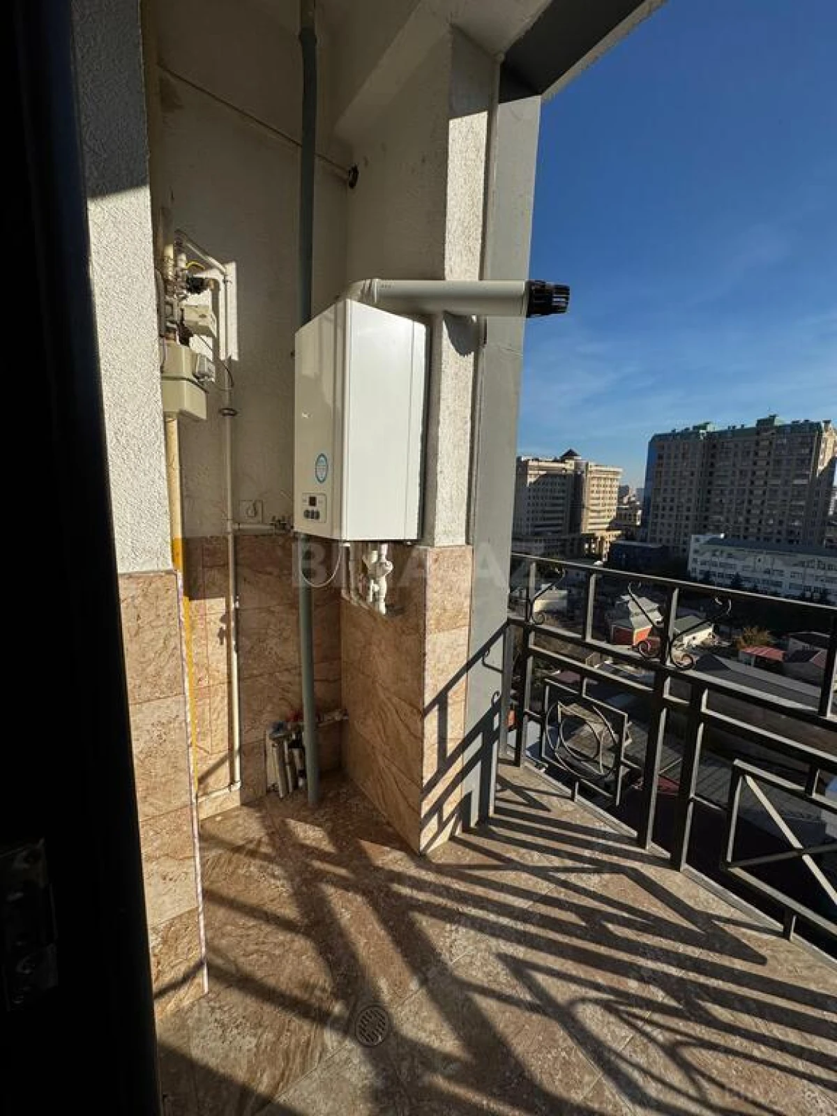 Satılır 3 otaqlı mənzil 105 m²