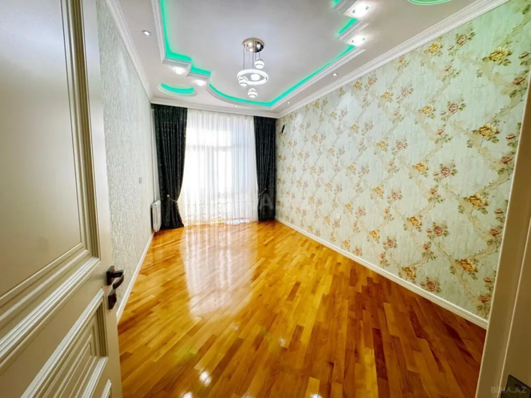 Satılır 3 otaqlı mənzil 105 m²