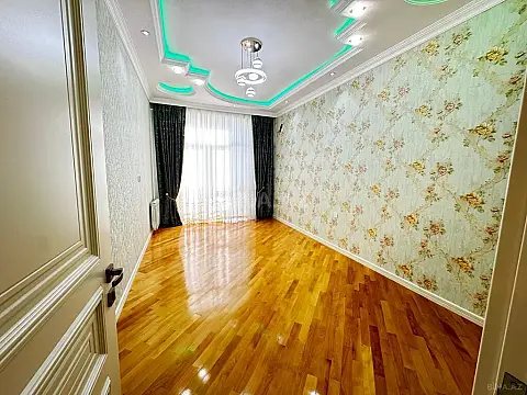 Satılır 3 otaqlı mənzil 105 m²