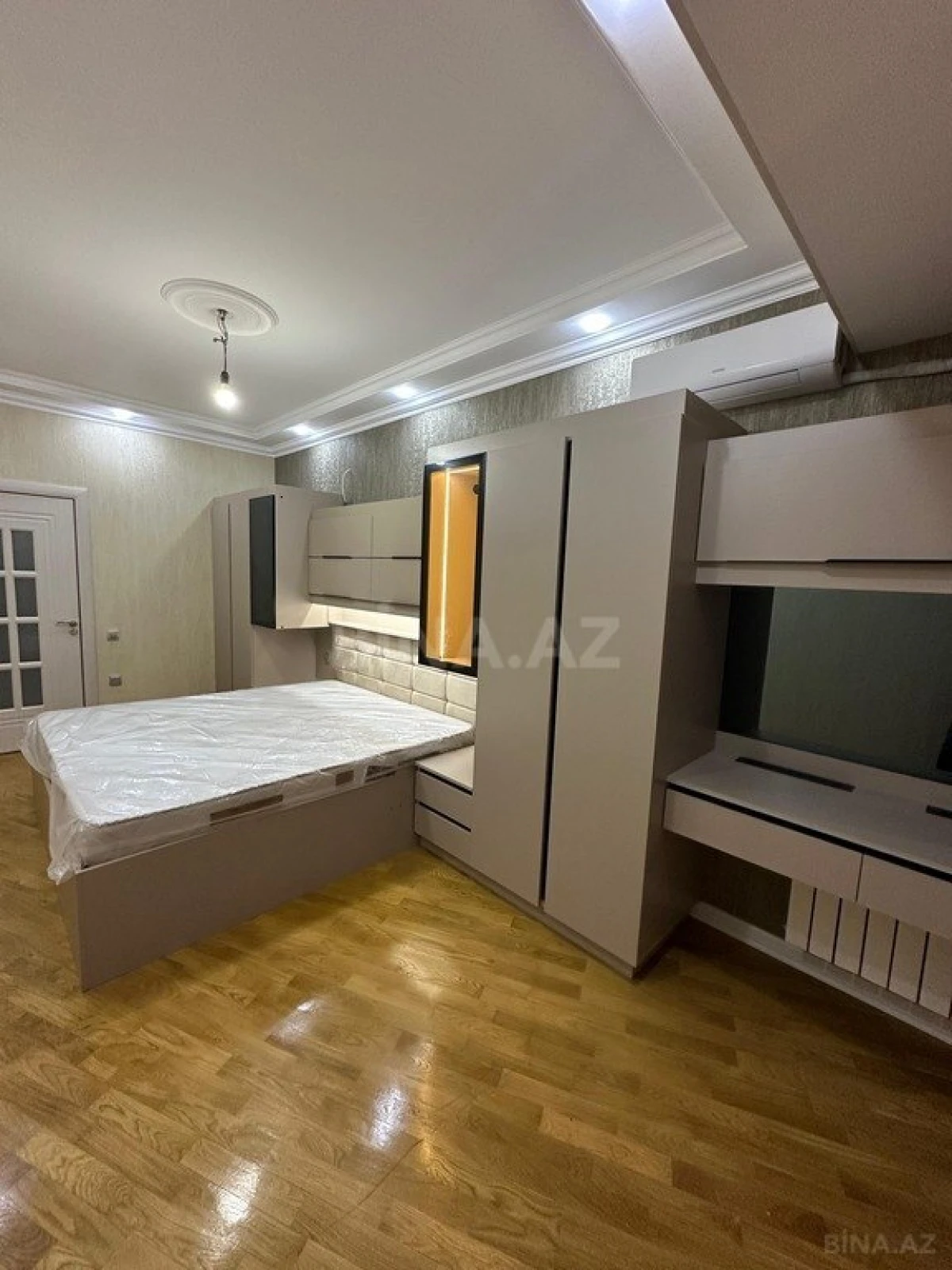 Kirayə verilir 2 otaqlı mənzil 78 m²