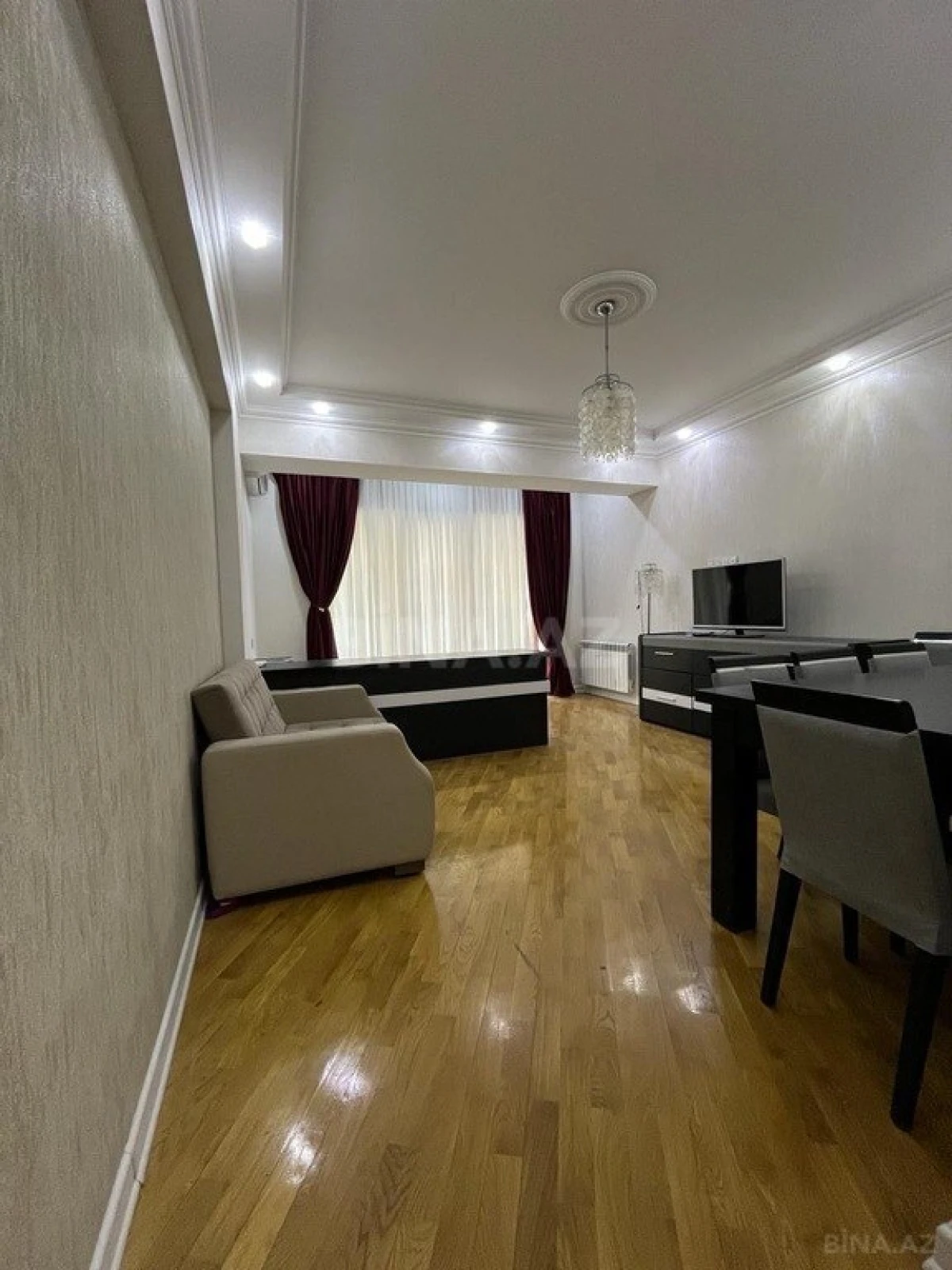 Kirayə verilir 2 otaqlı mənzil 78 m²