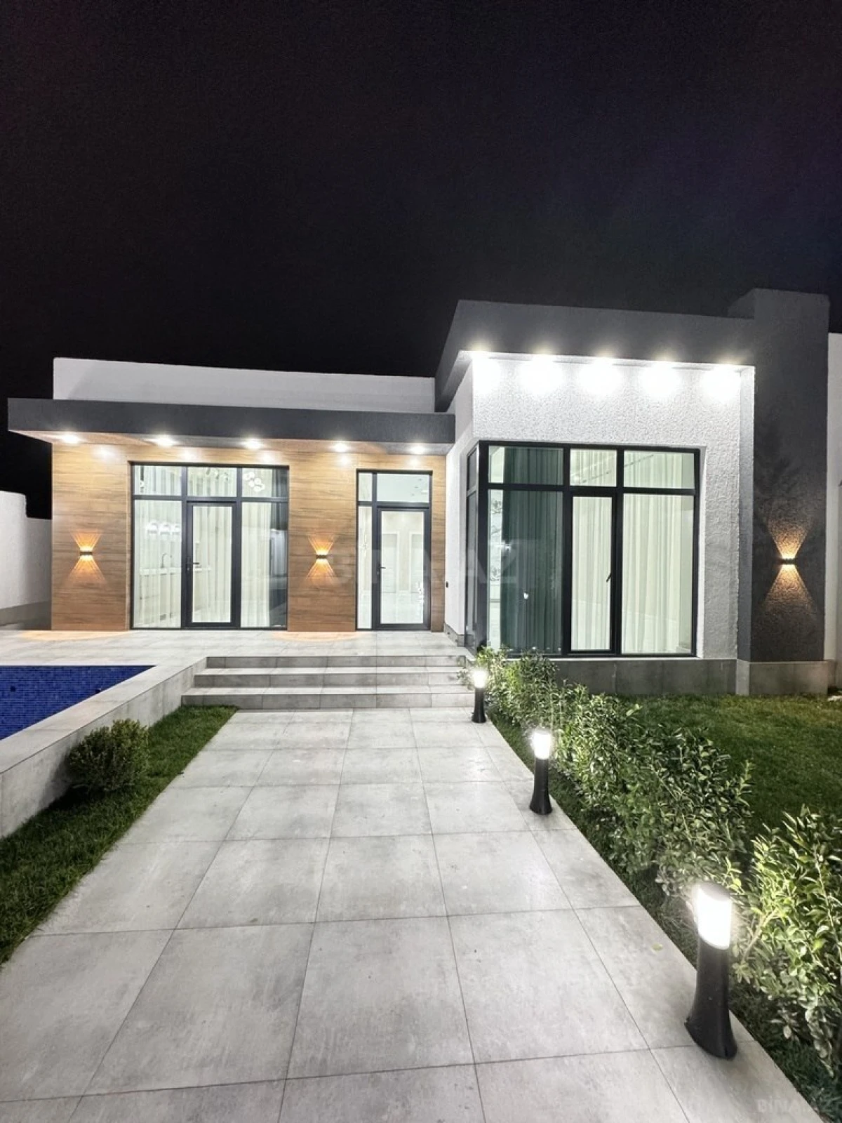 Satılır 4 otaqlı həyət evi 165 m²