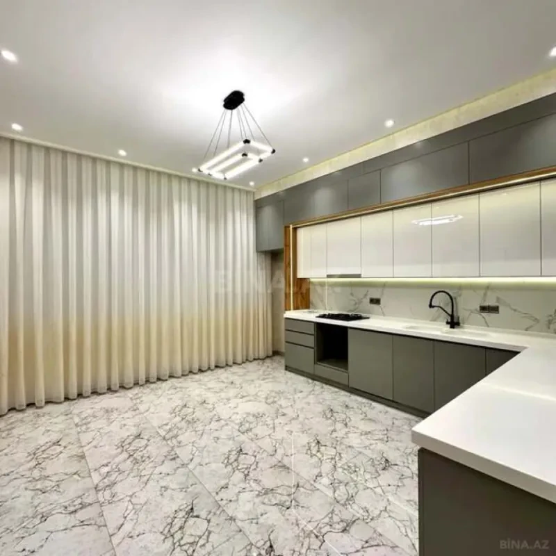 Kirayə verilir 6 otaqlı həyət evi 400 m²