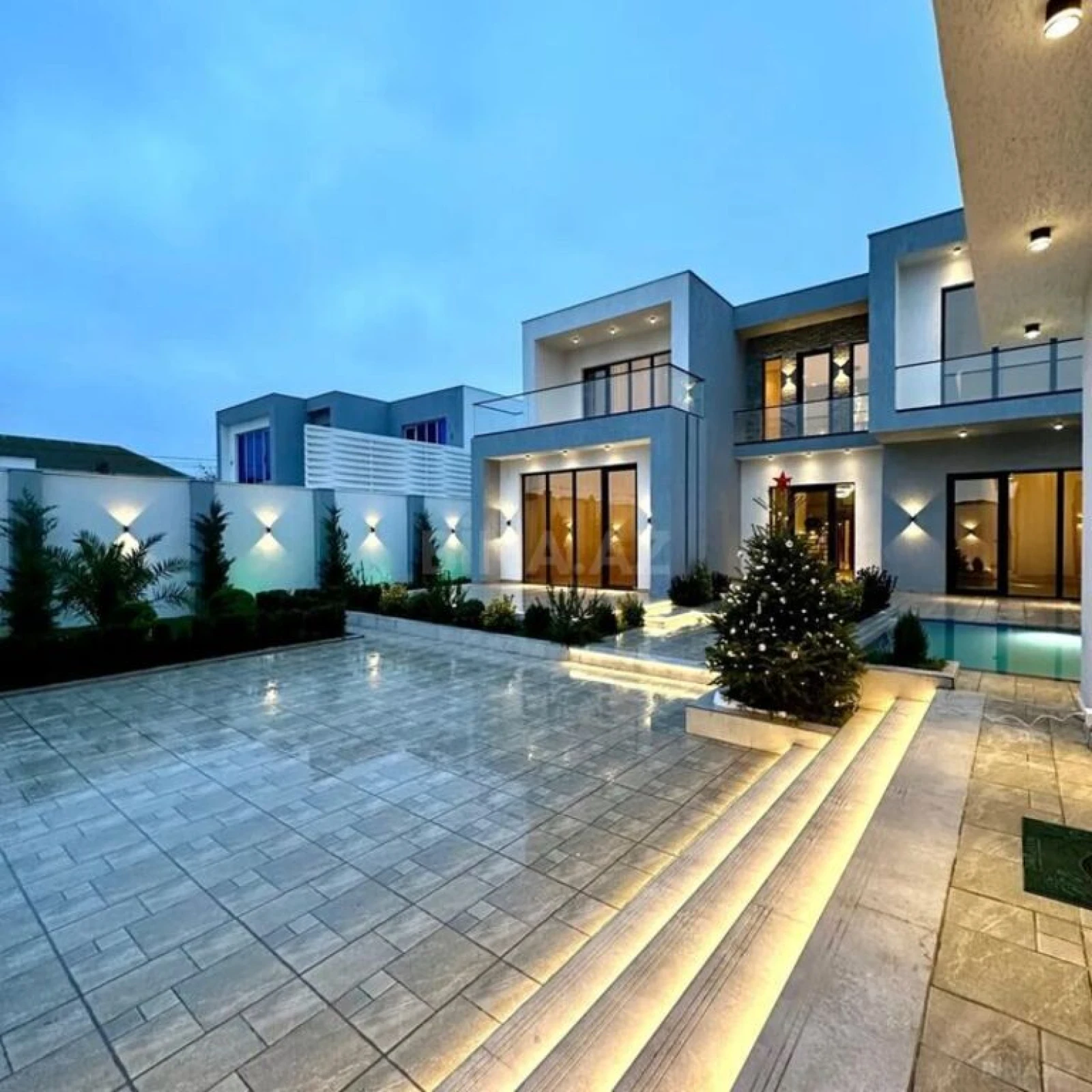 Kirayə verilir 6 otaqlı həyət evi 400 m²