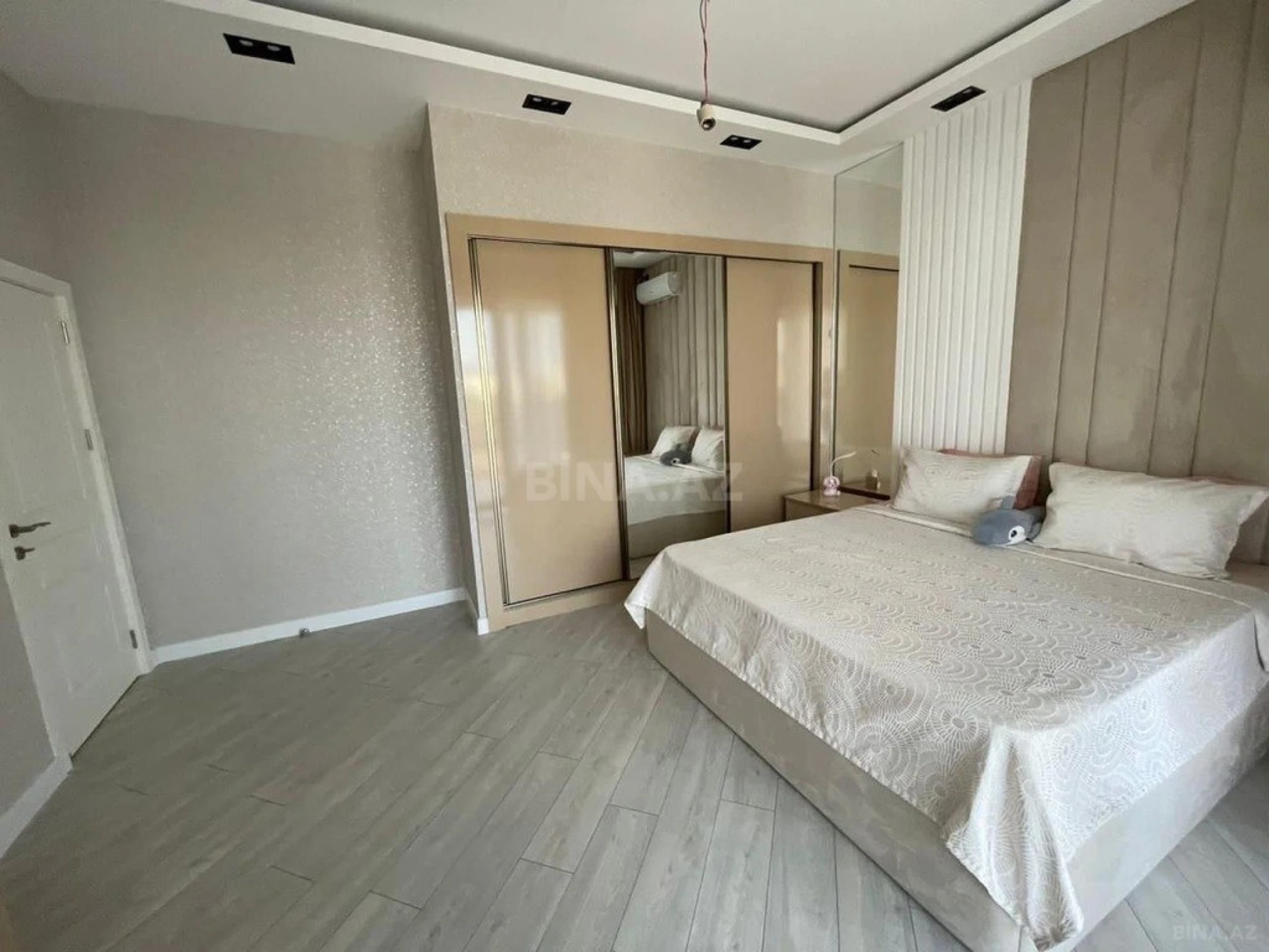 Kirayə verilir 4 otaqlı həyət evi 250 m²