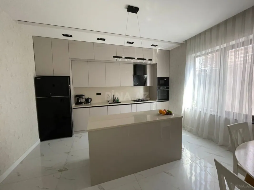 Kirayə verilir 4 otaqlı həyət evi 250 m²