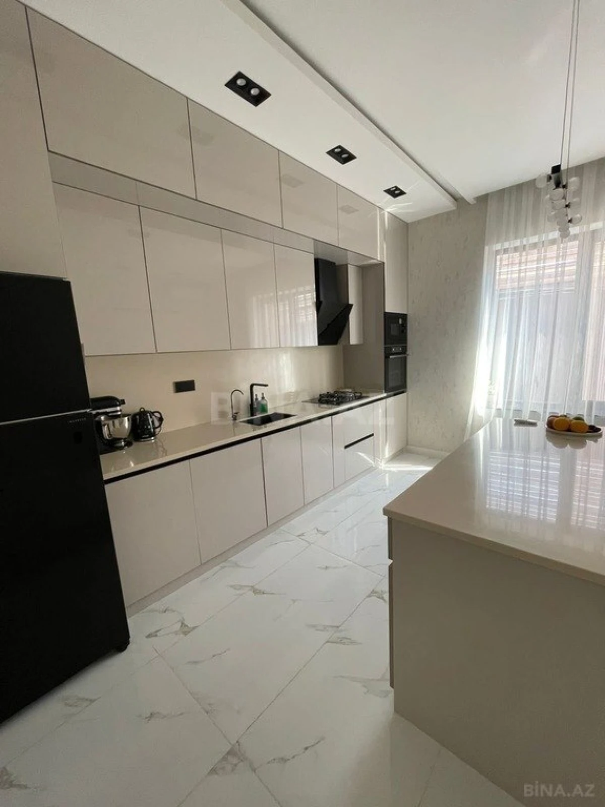 Kirayə verilir 4 otaqlı həyət evi 250 m²