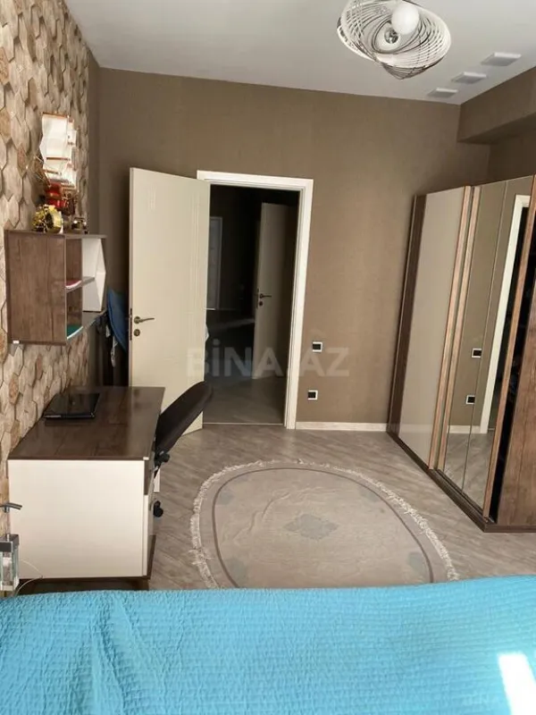 Kirayə verilir 3 otaqlı mənzil 160 m²