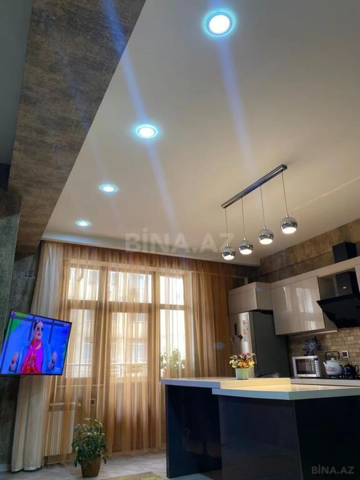 Kirayə verilir 3 otaqlı mənzil 160 m²