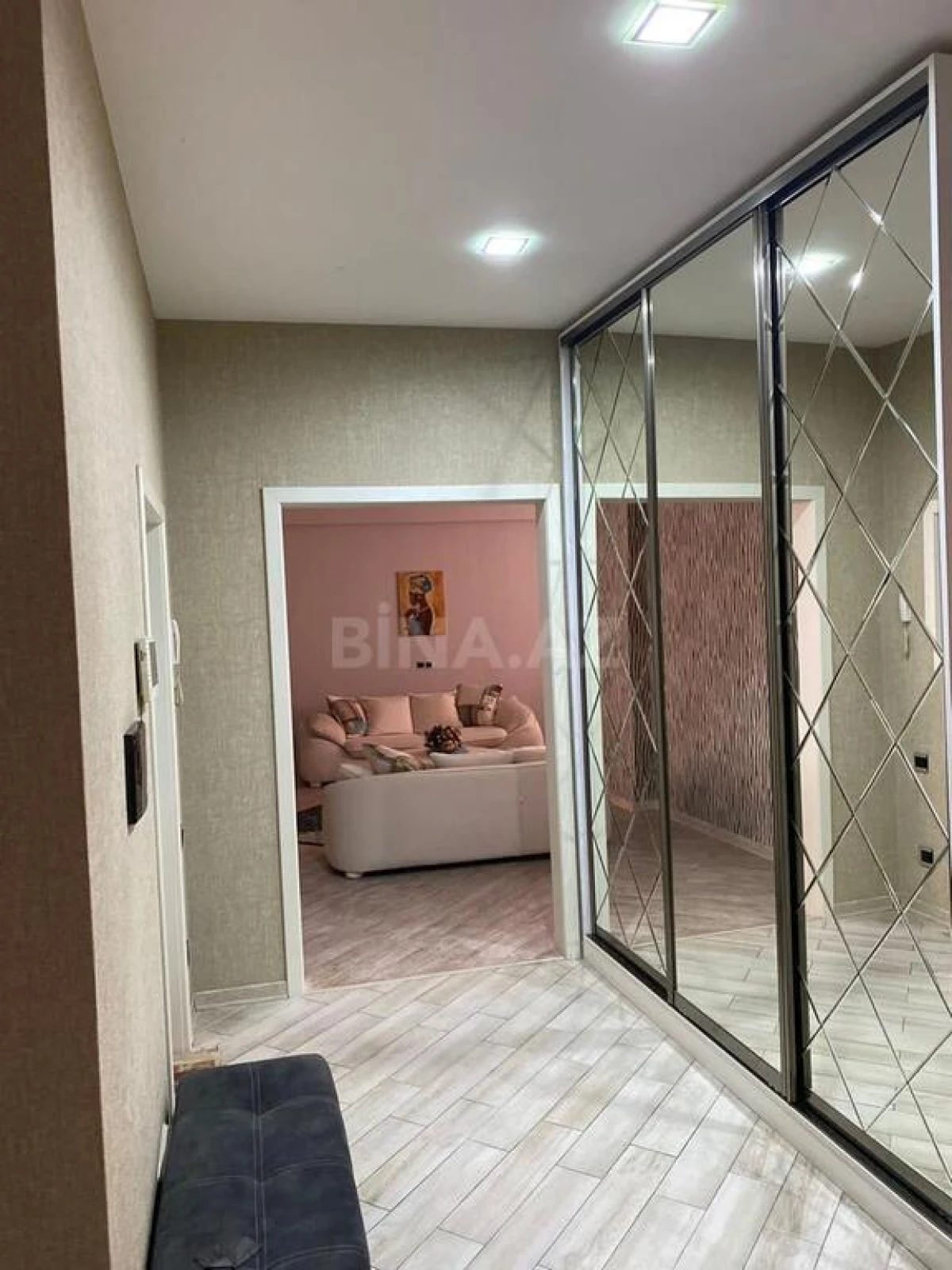 Kirayə verilir 3 otaqlı mənzil 160 m²