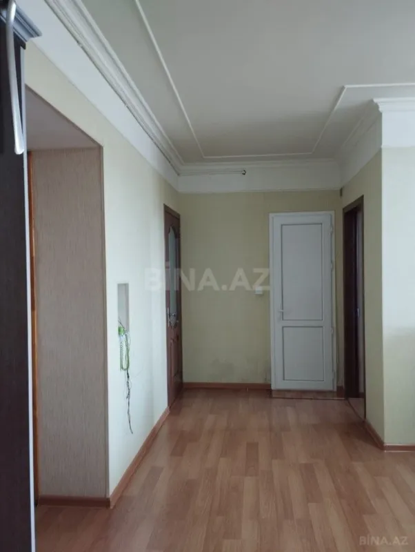 Satılır 4 otaqlı mənzil 105 m²