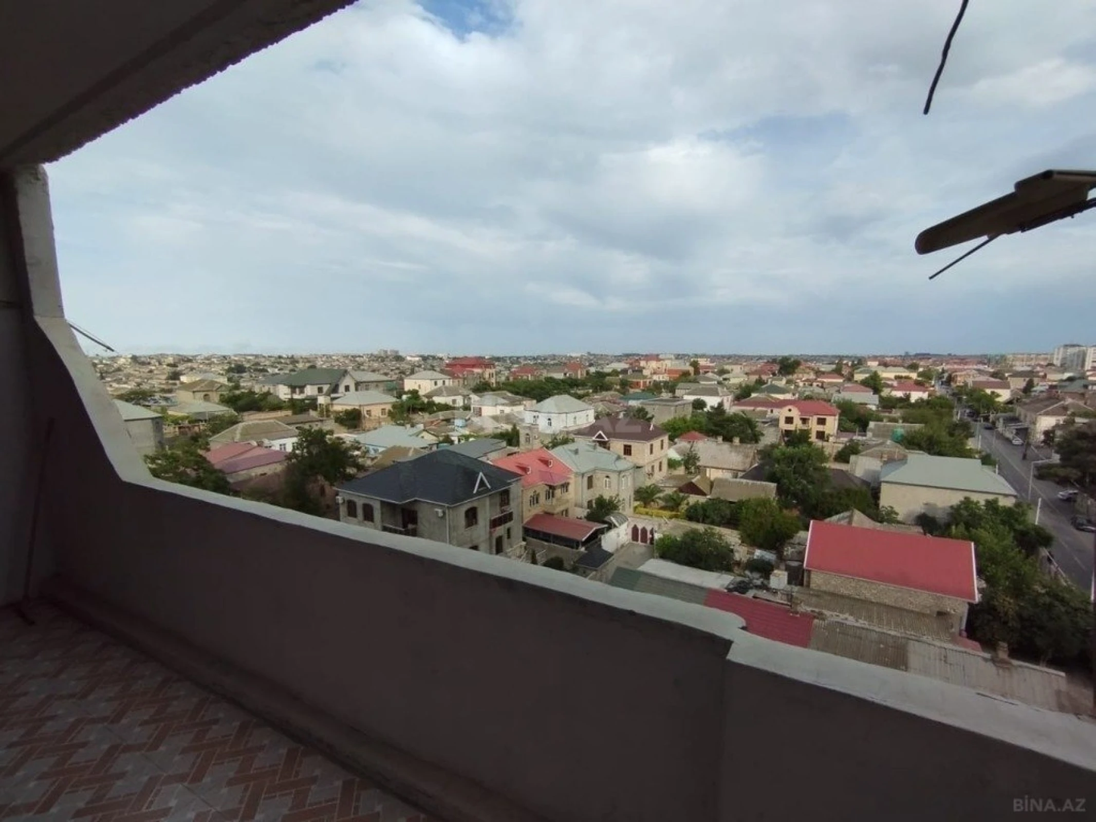 Satılır 4 otaqlı mənzil 105 m²