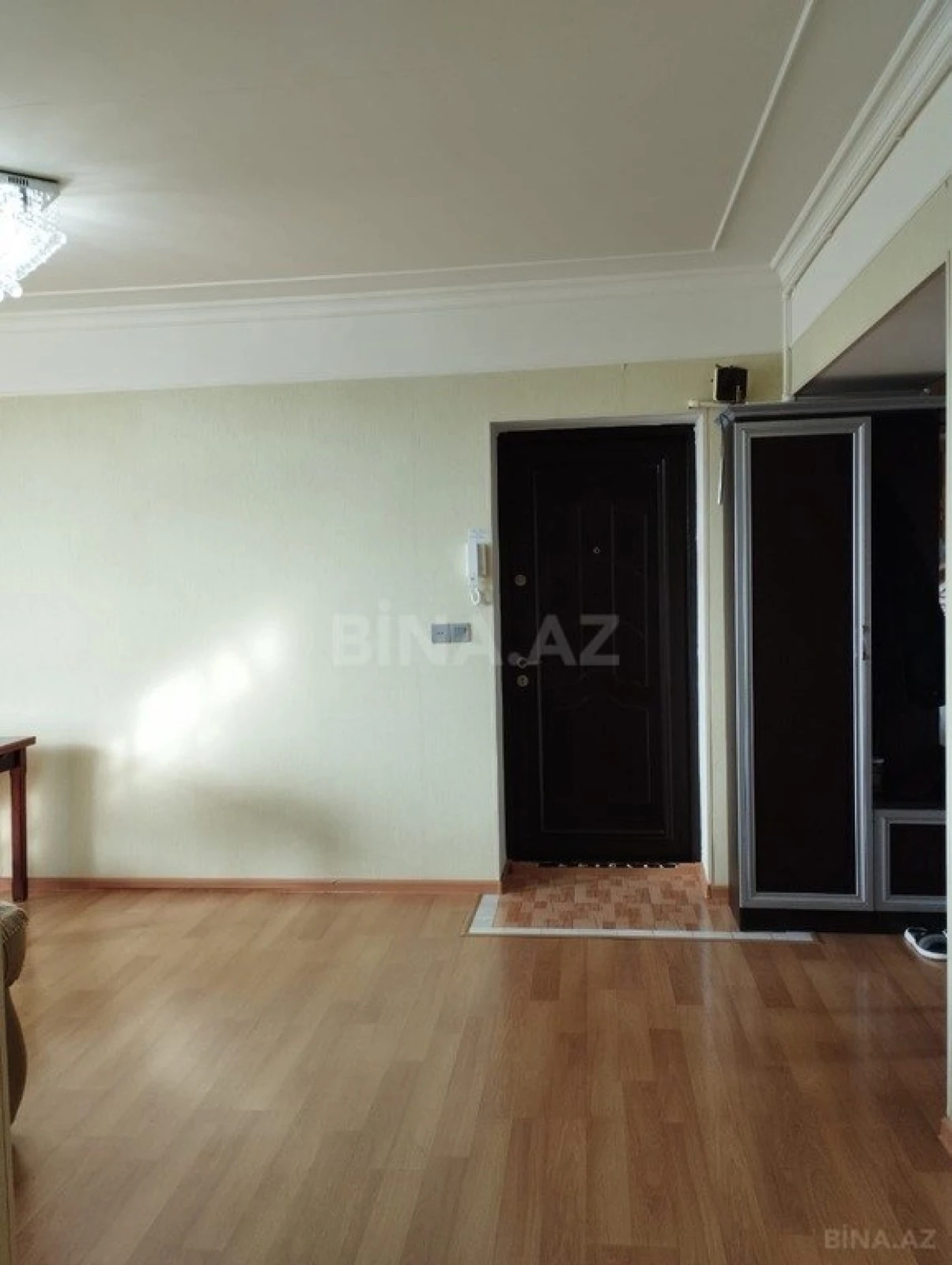 Satılır 4 otaqlı mənzil 105 m²