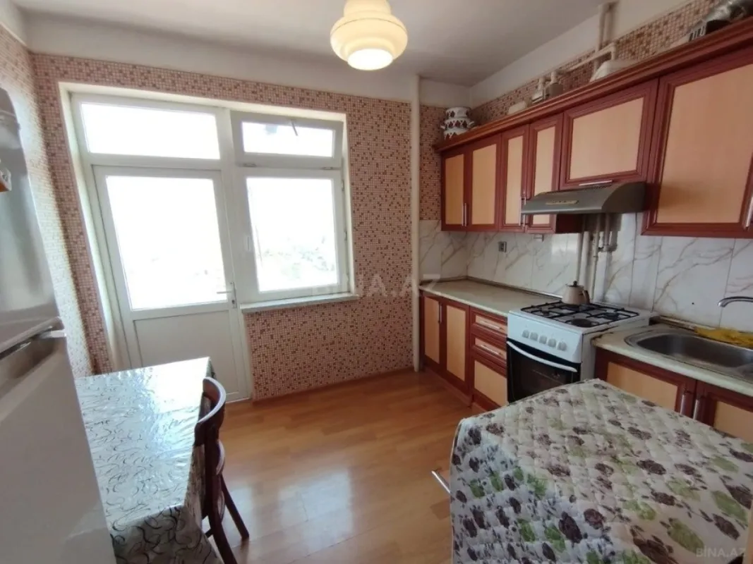Satılır 4 otaqlı mənzil 105 m²