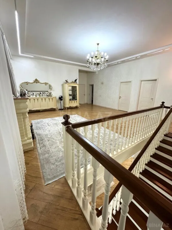 Satılır 7 otaqlı həyət evi 230 m²