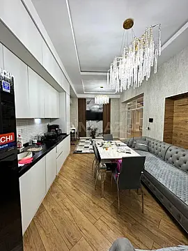 Satılır 7 otaqlı həyət evi 230 m²