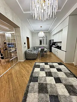 Satılır 7 otaqlı həyət evi 230 m²