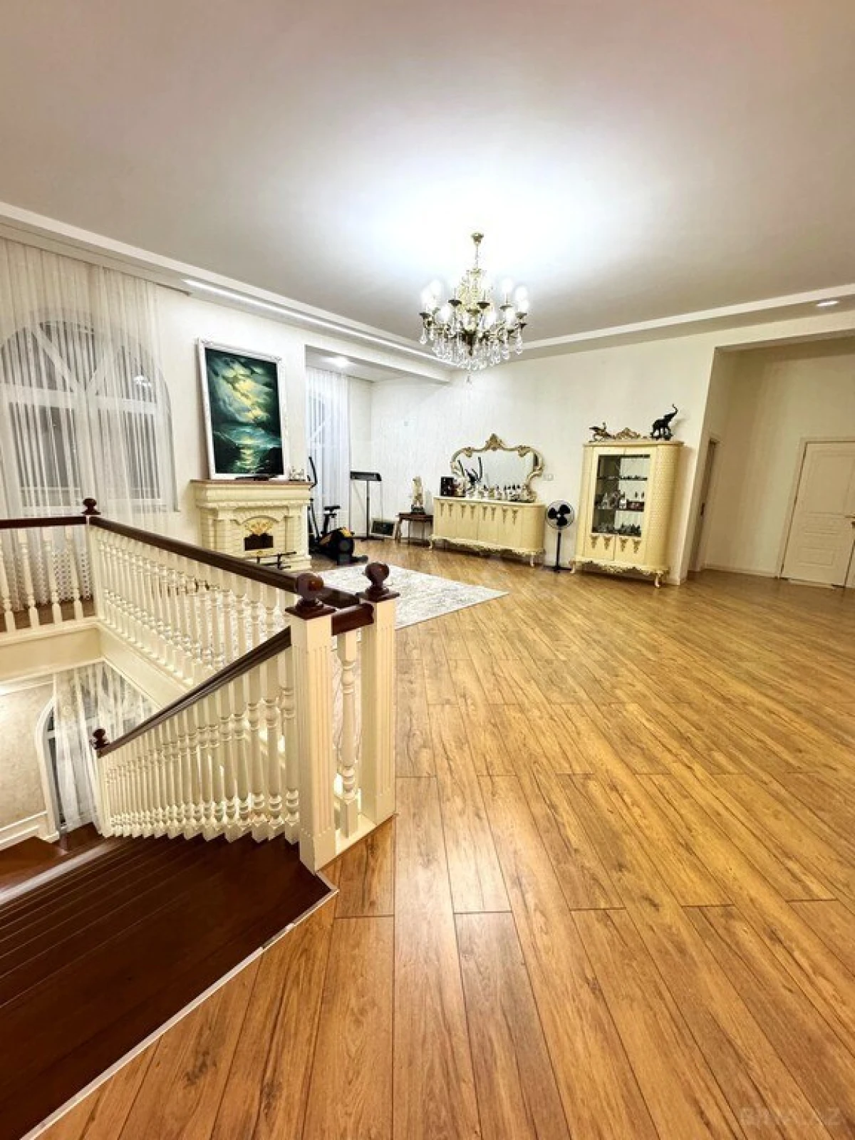 Satılır 7 otaqlı həyət evi 230 m²