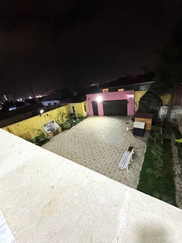 Satılır 7 otaqlı həyət evi 230 m²