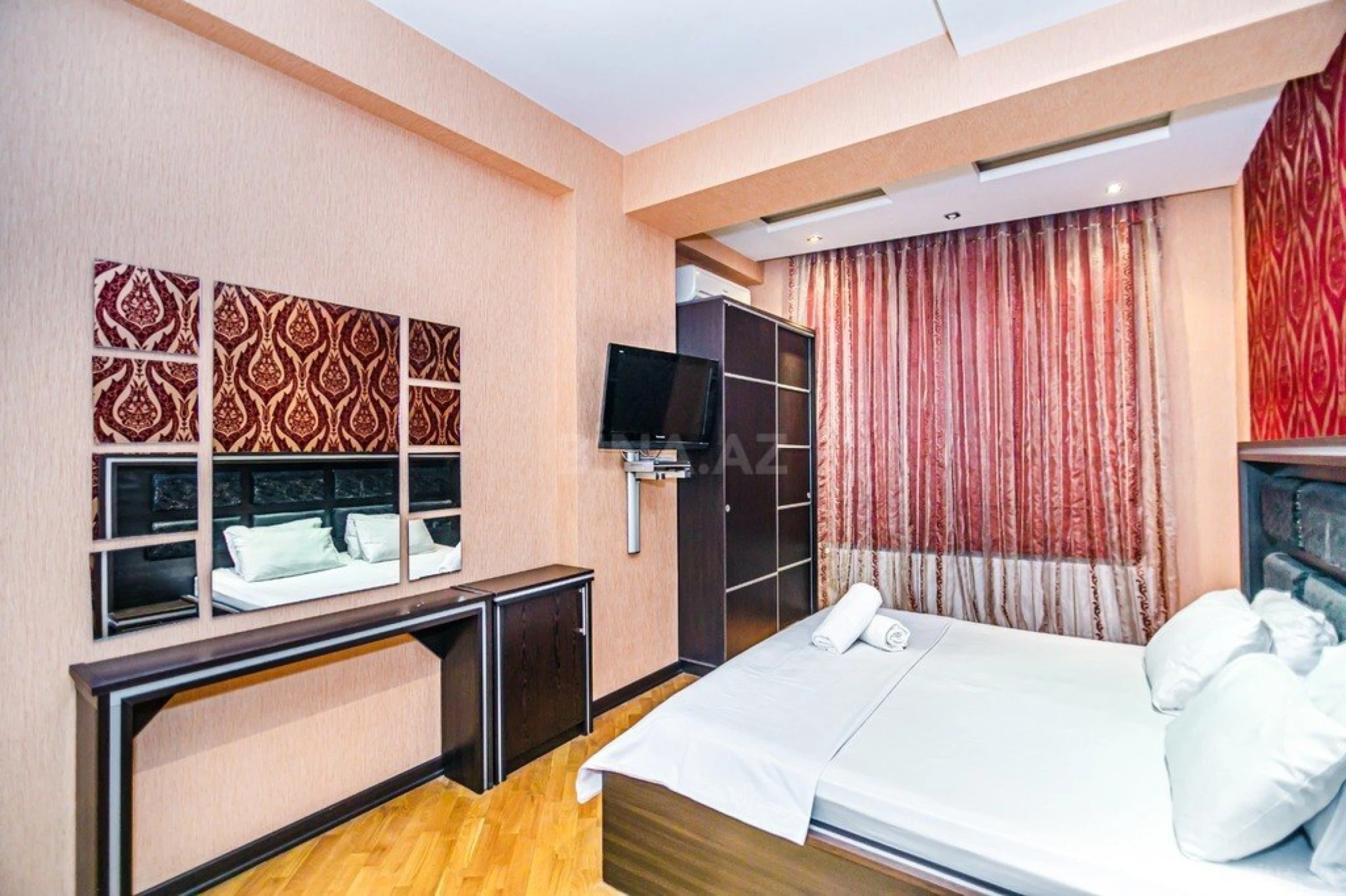 Kirayə verilir 4 otaqlı mənzil 210 m²