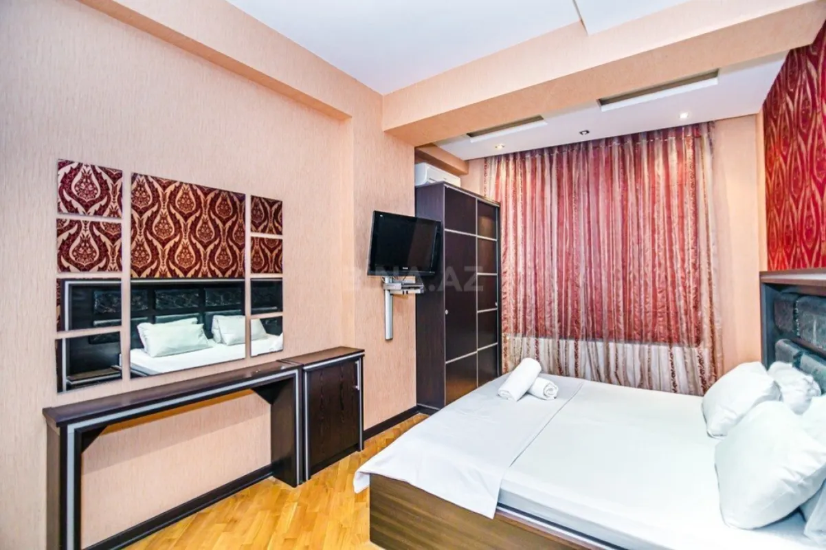 Kirayə verilir 4 otaqlı mənzil 210 m²