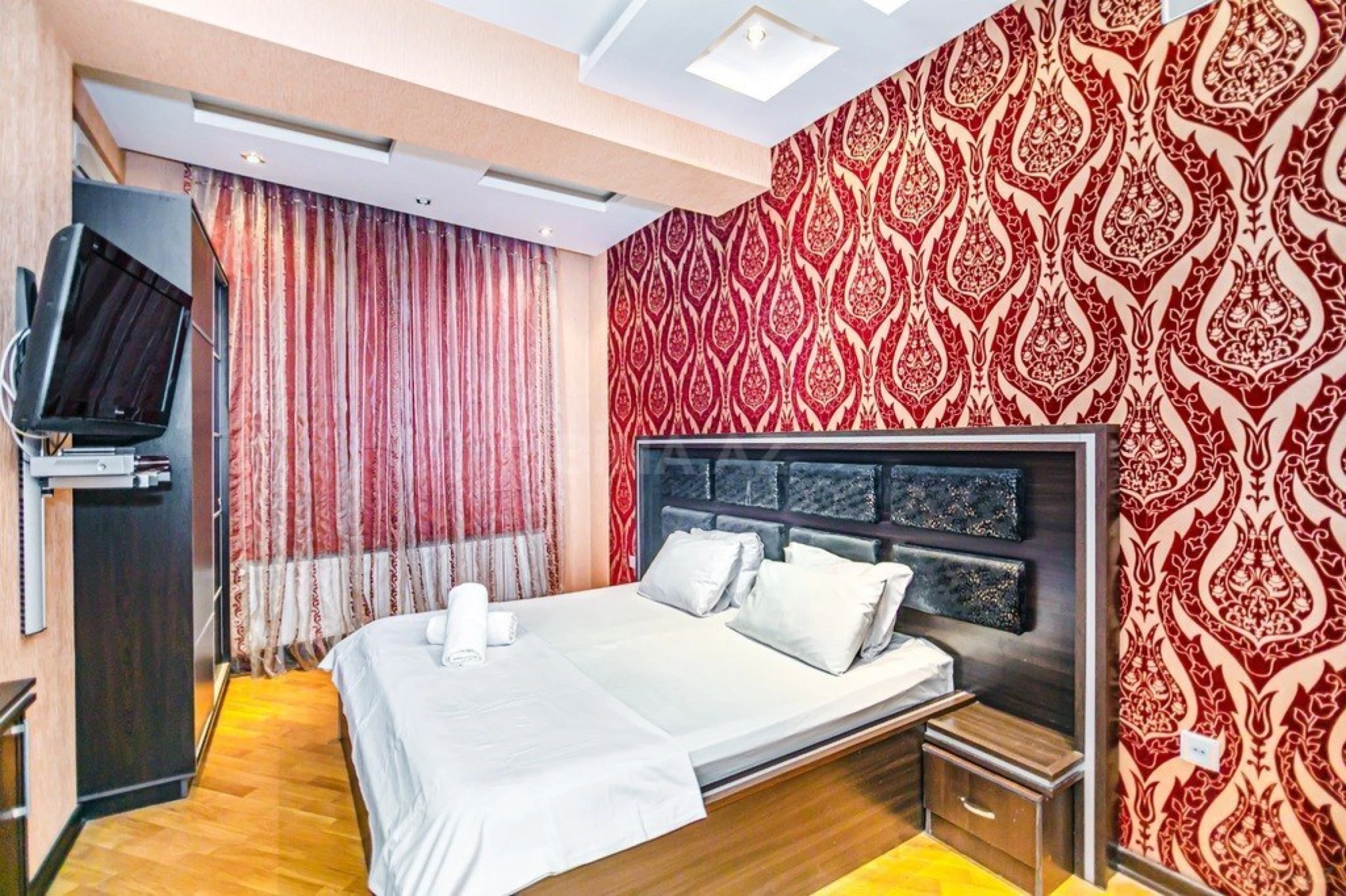 Kirayə verilir 4 otaqlı mənzil 210 m²