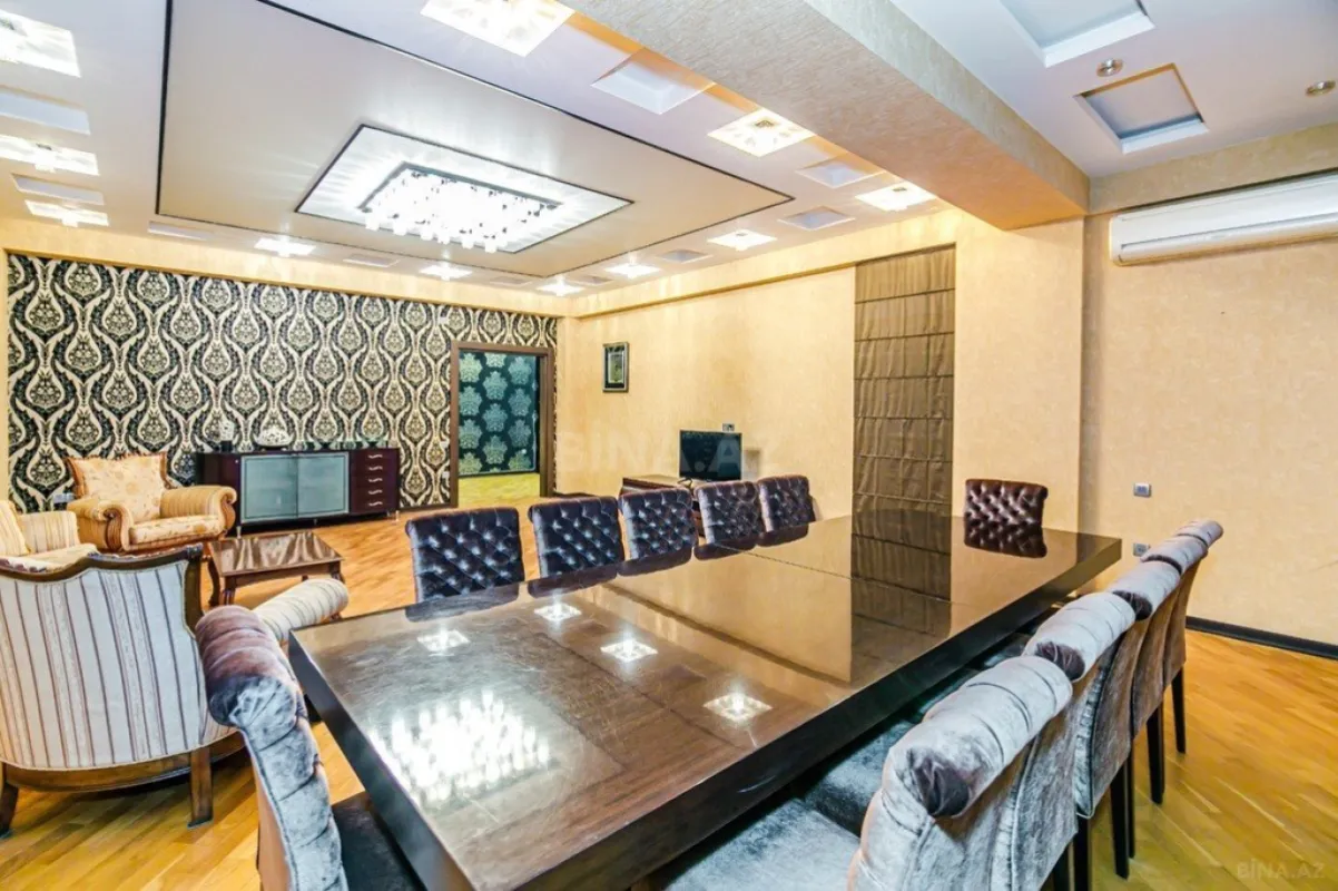 Kirayə verilir 4 otaqlı mənzil 210 m²