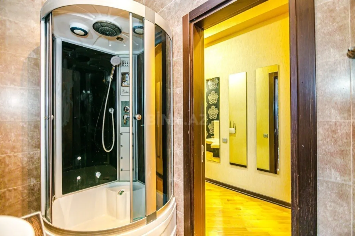 Kirayə verilir 4 otaqlı mənzil 210 m²