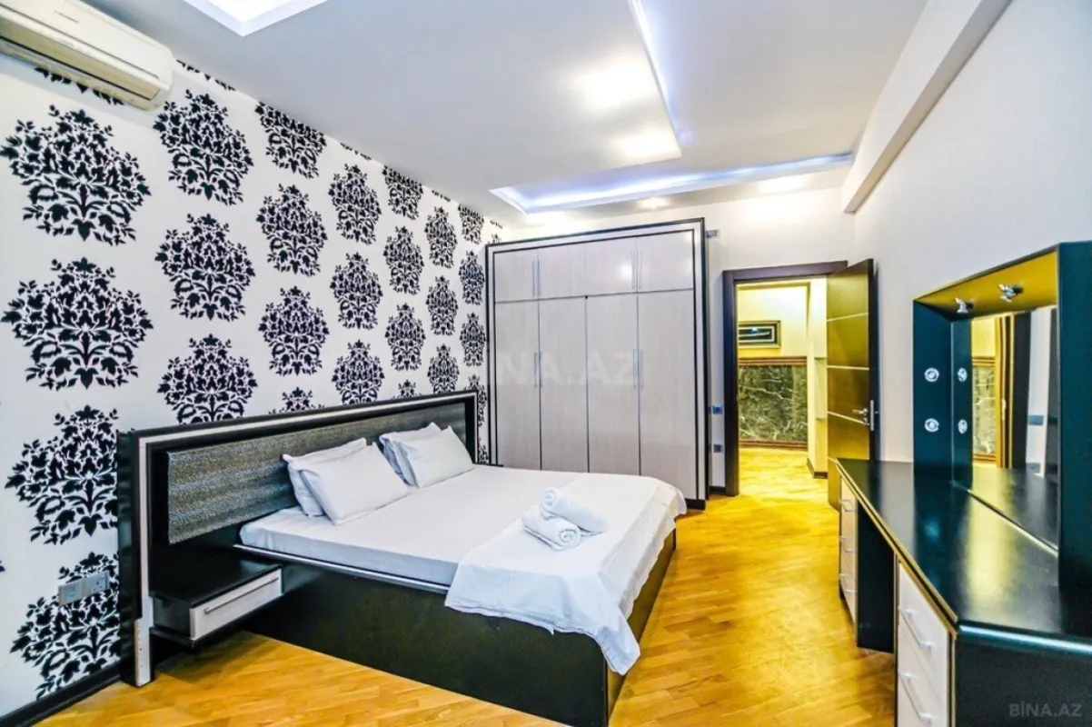 Kirayə verilir 4 otaqlı mənzil 210 m²
