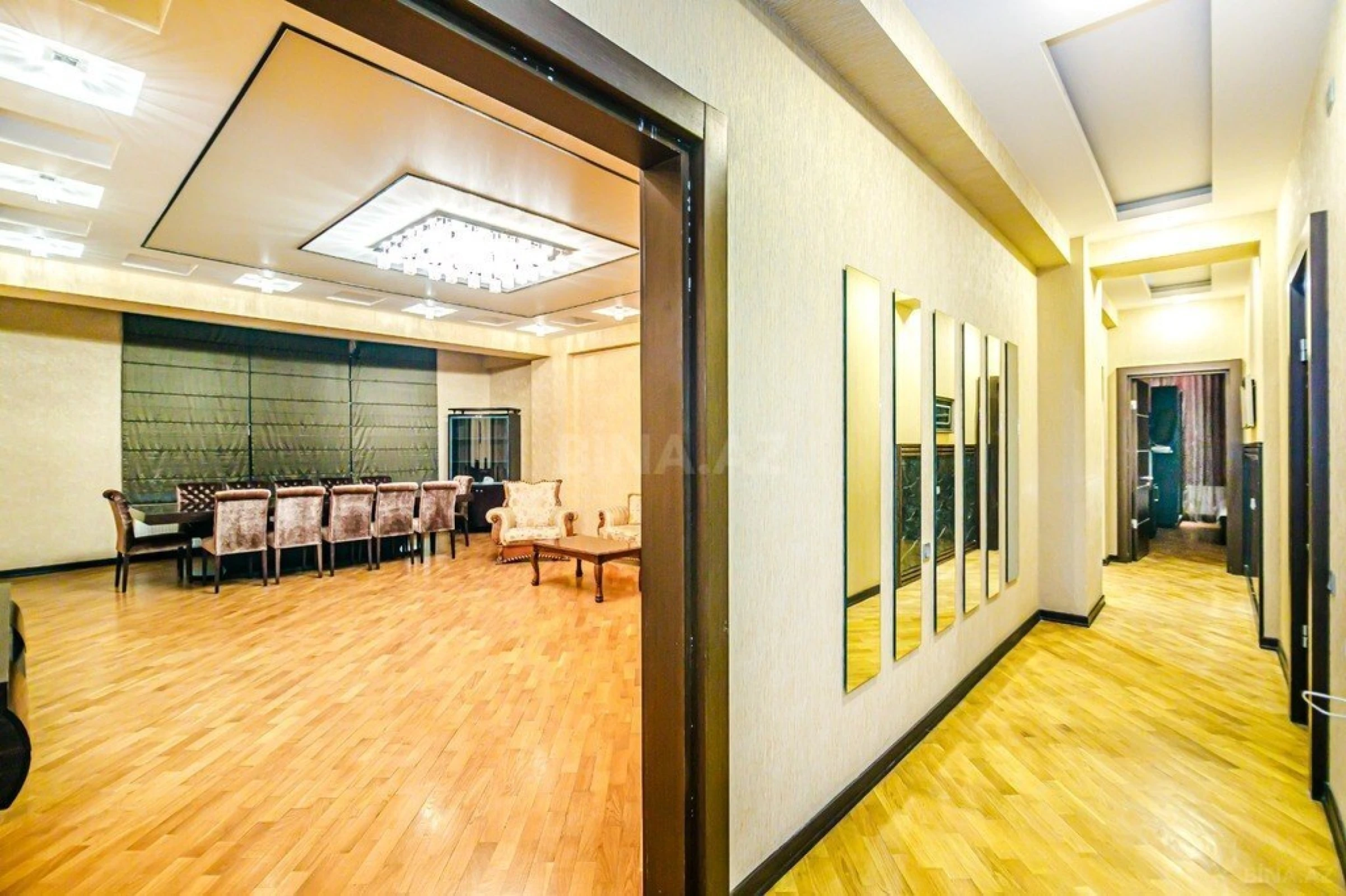 Kirayə verilir 4 otaqlı mənzil 210 m²