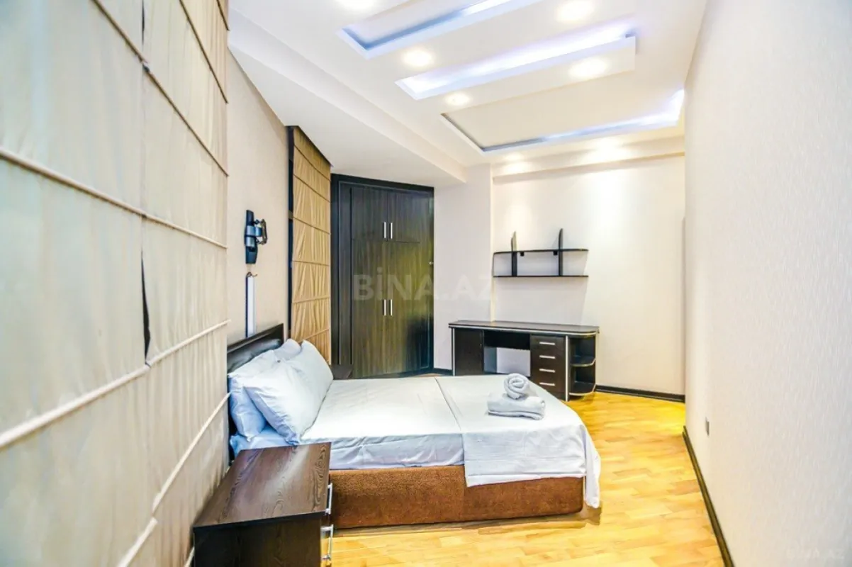 Kirayə verilir 4 otaqlı mənzil 210 m²