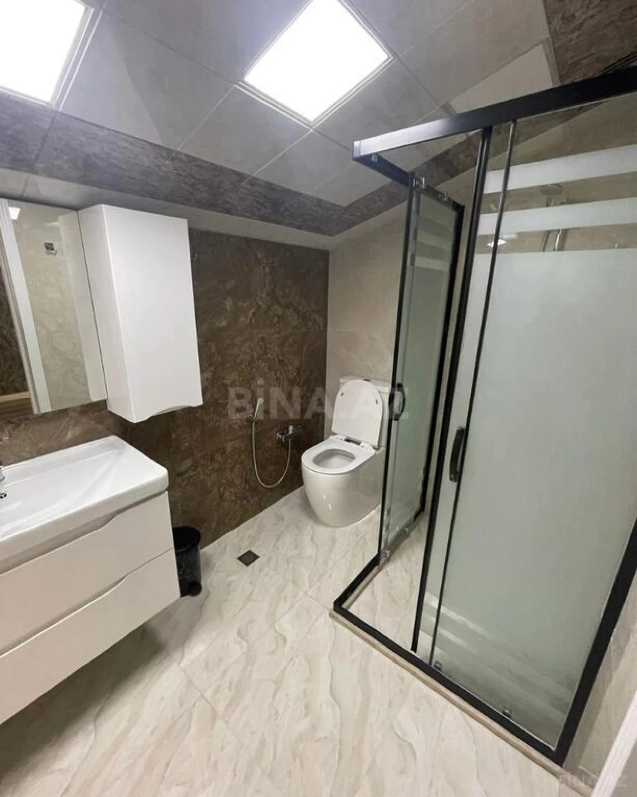 Satılır 6 otaqlı həyət evi 300 m²