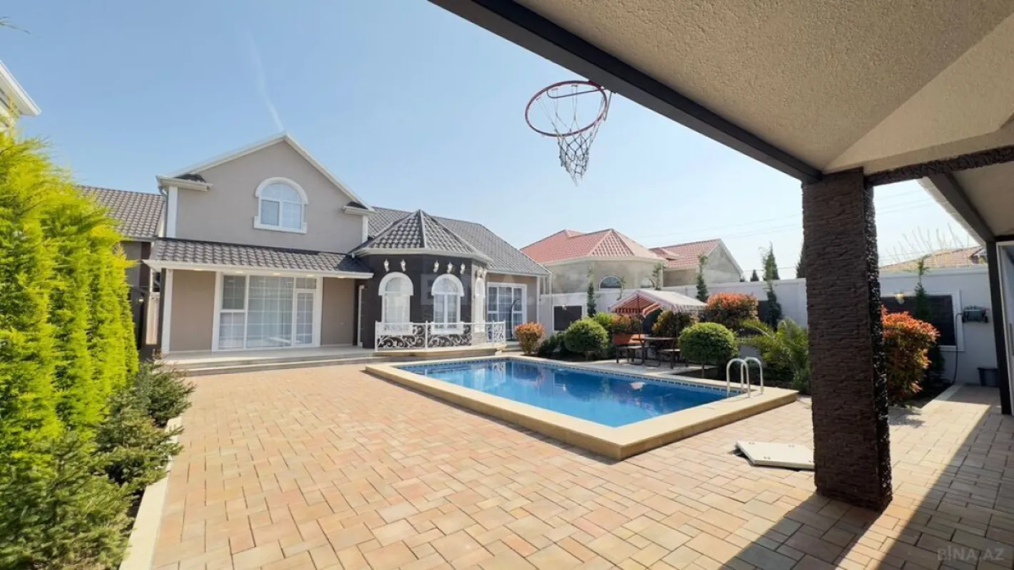 Satılır 6 otaqlı həyət evi 300 m²
